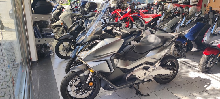 HONDA FORZA 750!!! ΡΩΤΗΣΤΕ ΜΑΣ ΓΙΑ ΤΙΜΗ!!!
